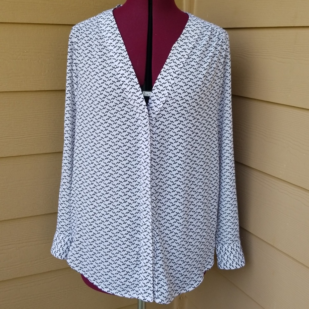 Black & white pattern blouse - Picture 2 of 6